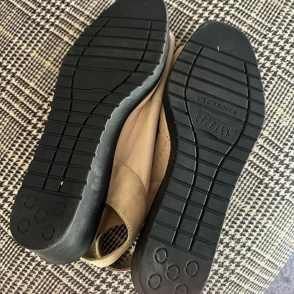Liz flex Liz Claiborne slip ons